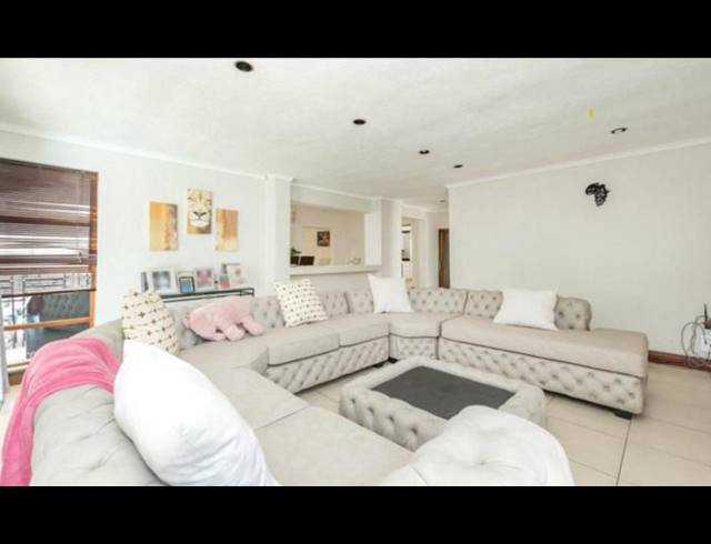 5 BEDROOM HOUSE FOR SALE IN DOWERGLEN